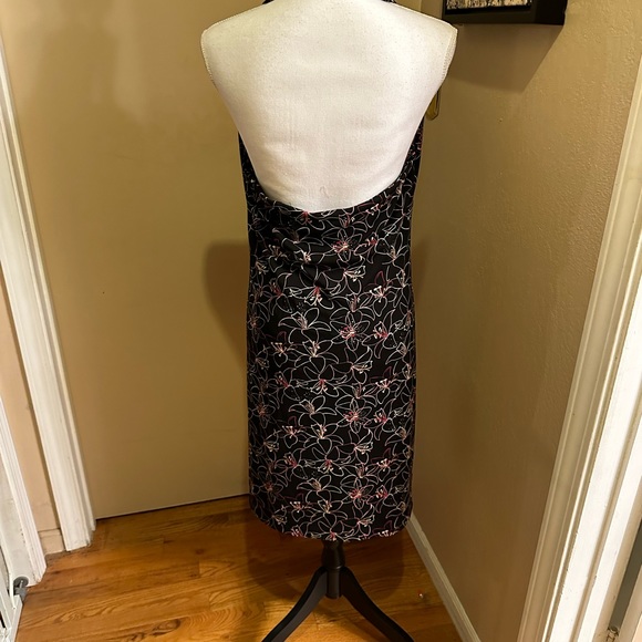 Caslon halter dress. L .. Sexy and sleek. - Picture 3 of 7